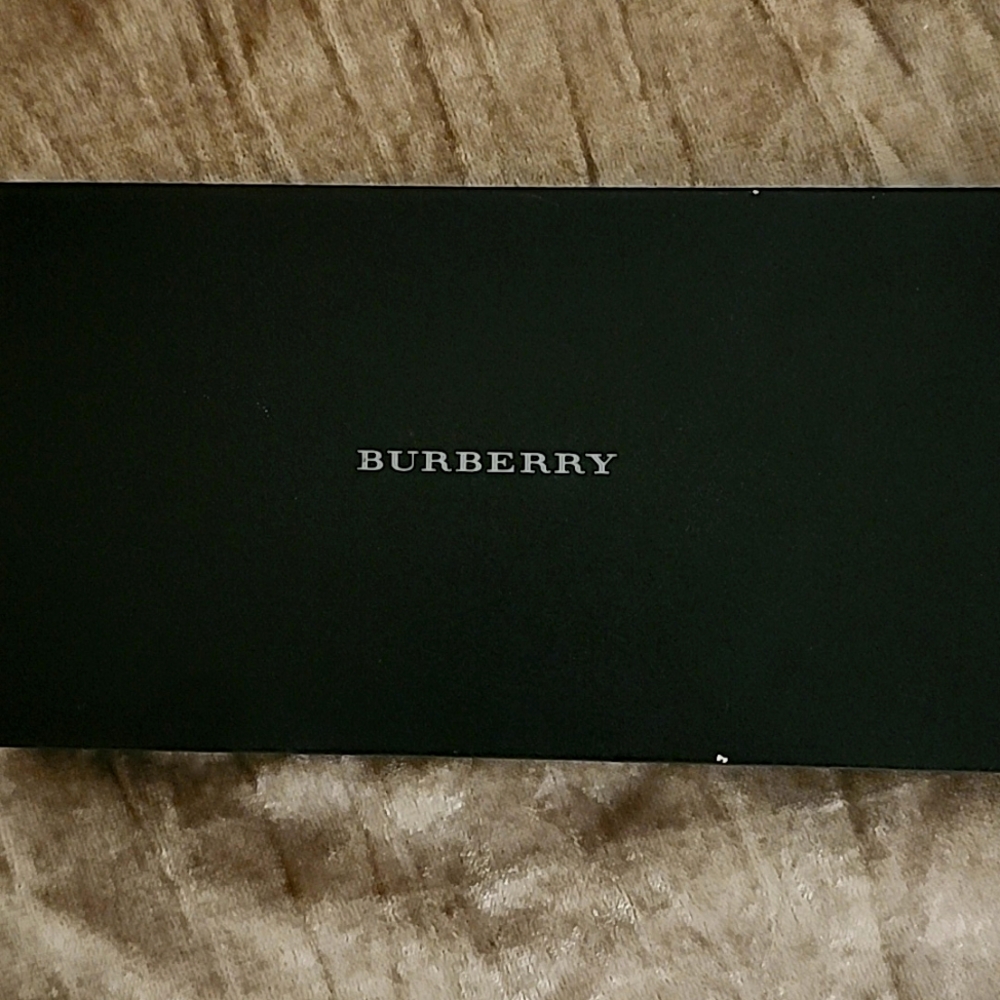 BURBERRY Continental Leather Wallet with Box & Dust Bag EUC
